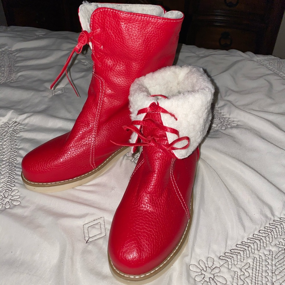 Red Boots - Picture 3 of 5